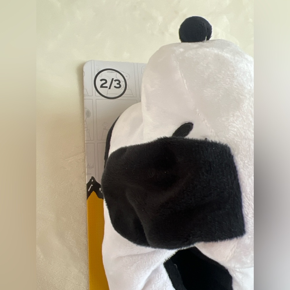 Peanuts Snoopy Plush Slippers Black & White Kids Size 2/3 NWT - Picture 4 of 7